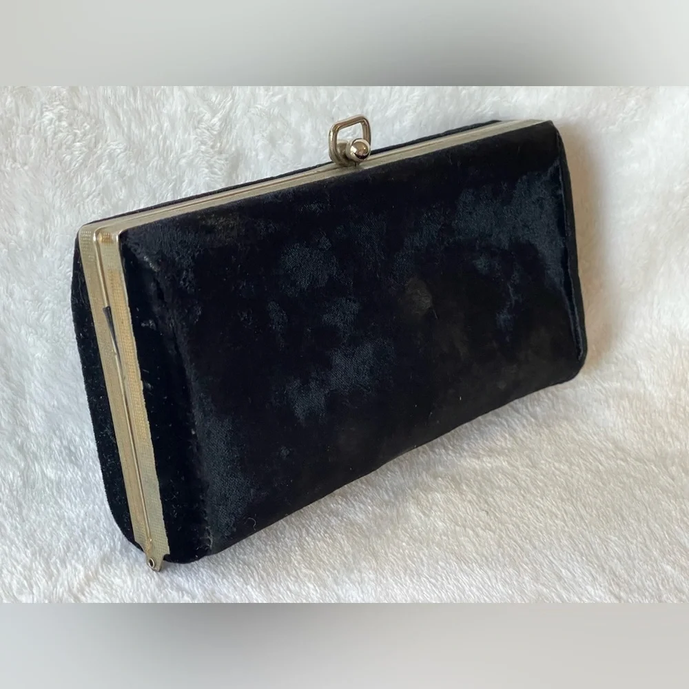 Amazing vintage Velvet 1950s clutch purse wallet black with gold metal